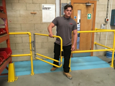 Single Width Self Closing Safety Gate (Galvanised)